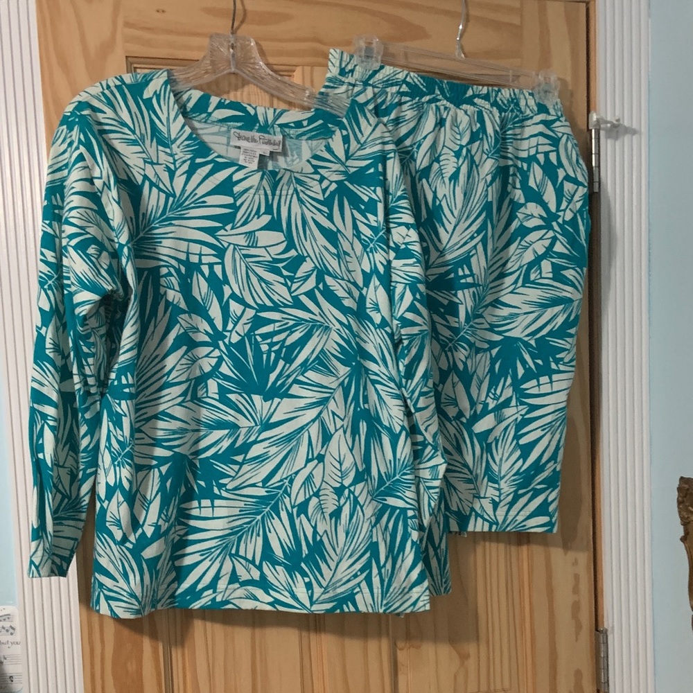 Diane Von Furstenberg  Shirt and Skirt Set vintage size L